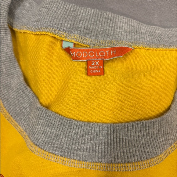Modcloth Yellow crewneck Sweatshirt Tiger Design Womens 2x fun trendy fall layer - Picture 4 of 4